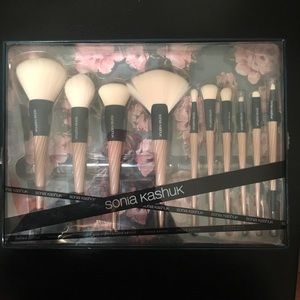 Sonia Kashuk limited edition brush set